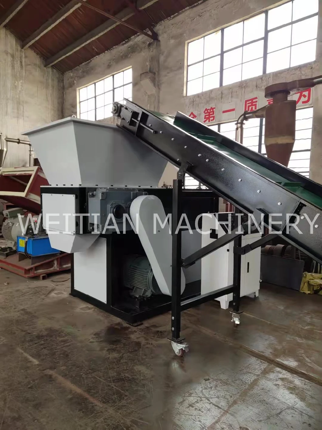 High Efficiency Single Shaft Shredding Machine for Plastic PP/PE/HDPE/PVC Lump Pipe